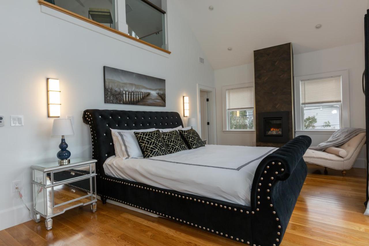Luxury Oceanfront Bayside Jewel Villa Куинси Екстериор снимка