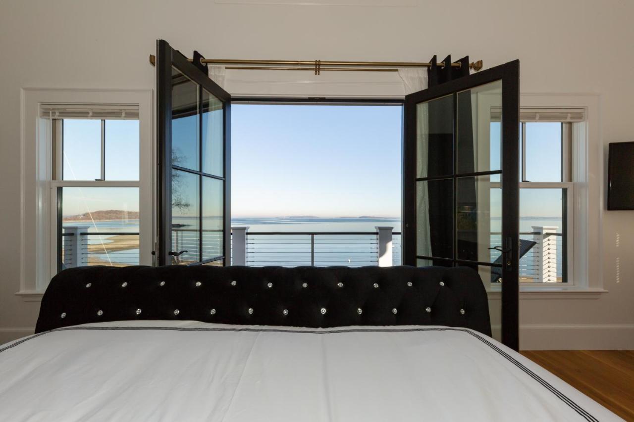 Luxury Oceanfront Bayside Jewel Villa Куинси Екстериор снимка